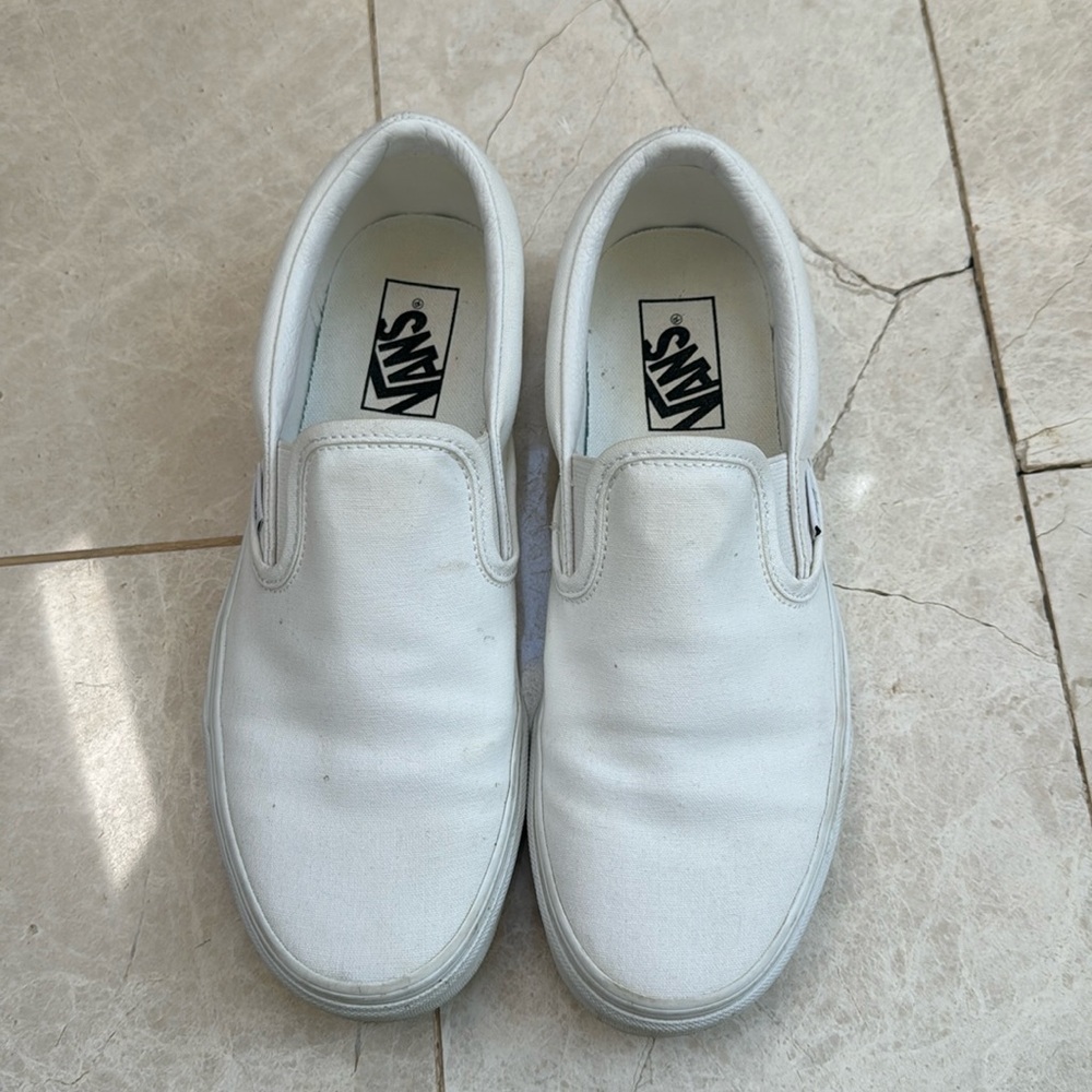 Vans tennis shoes